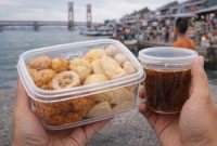 Cuko aman, kiriman lancar! 🥟✈️ Para pejuang pempek wajib pakai botol Trifinity yang Acid Resistant. Nggak perlu takut botol bereaksi dengan asam cuko atau bocor di jalan karena sudah dilengkapi segel rapat.