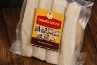 Pempek Cek Via menghadirkan berbagai varian, mulai dari pempek kapal selam, telur, lenjer, adaan, kulit, hingga pempek crispy. (Dok. Pempek Cek Via )